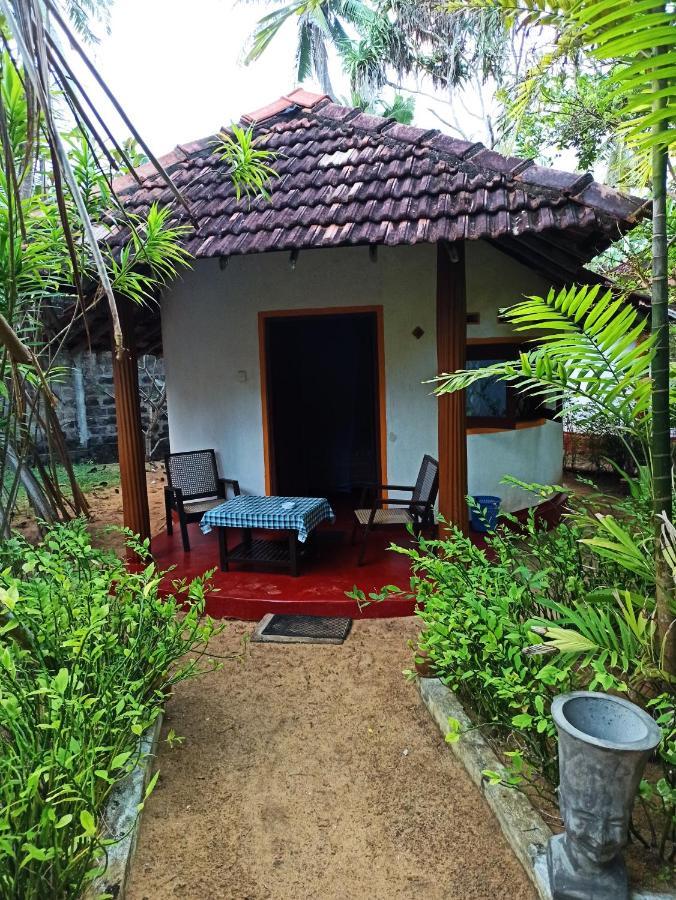 Ravana - Beach Cabanas Hikkaduwa Bagian luar foto